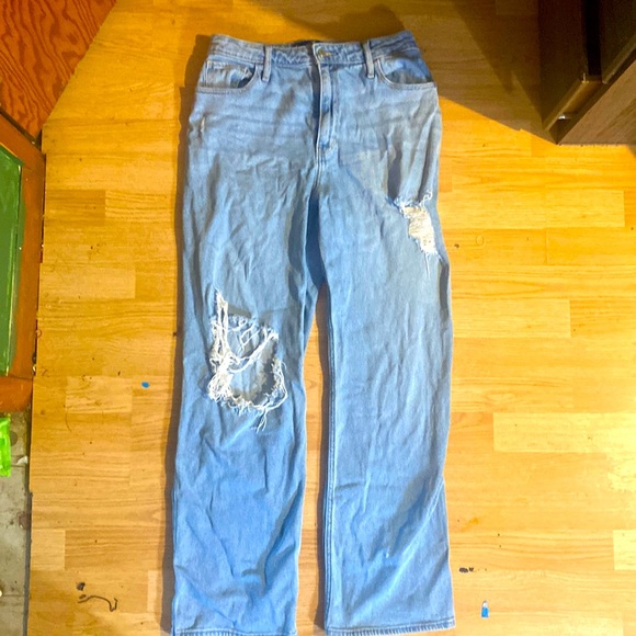 Hollister mom jeans - Picture 1 of 2